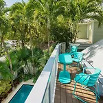 Sugarpoppy Cottage By Last Key Realty