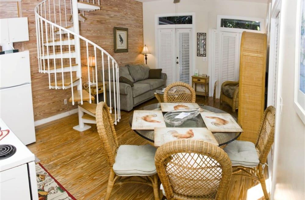 Bed & Breakfast Ambrosia 3*