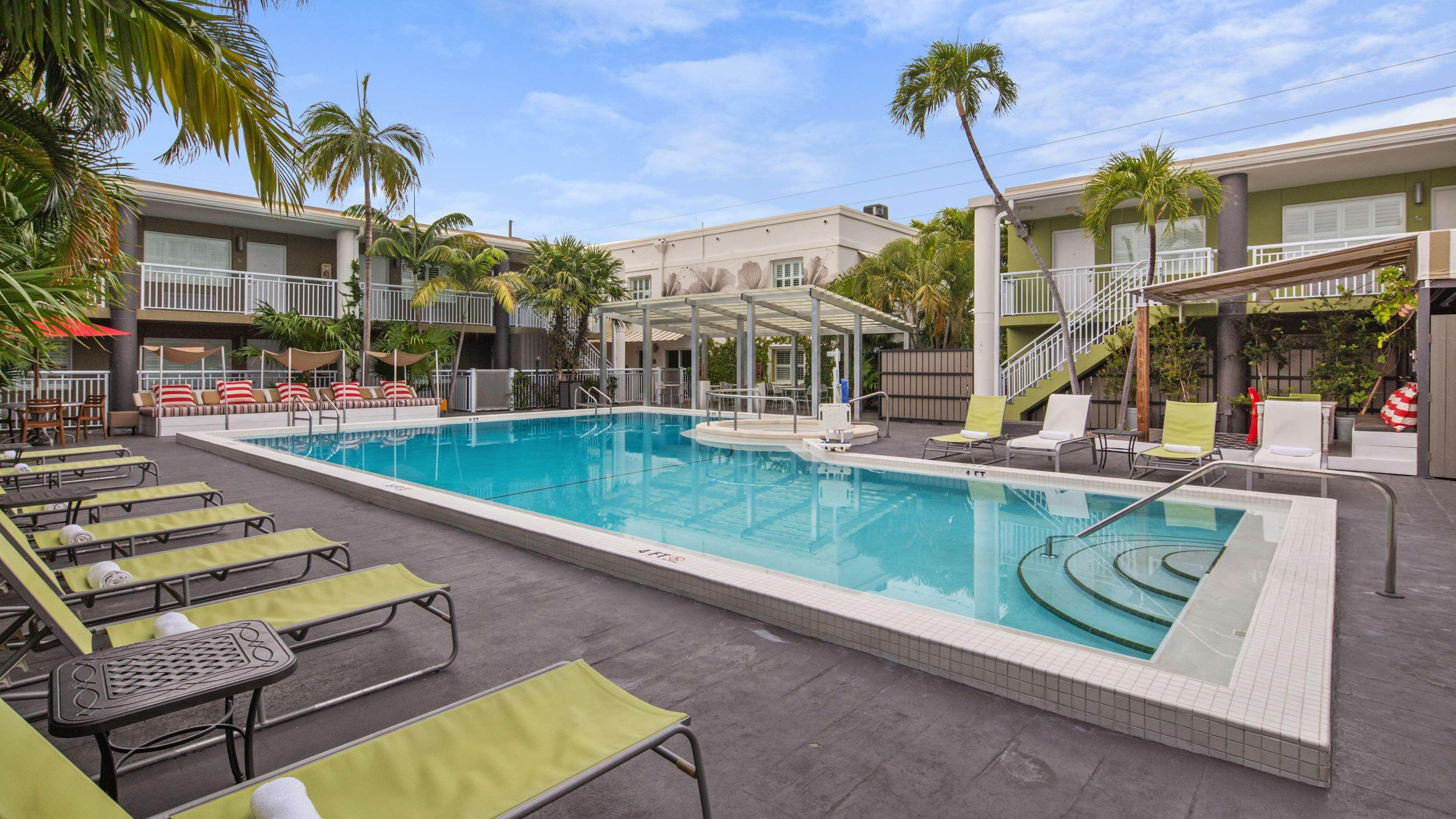Western Hibiscus Hotel