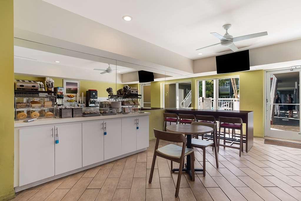 Western Hibiscus 3* Key West