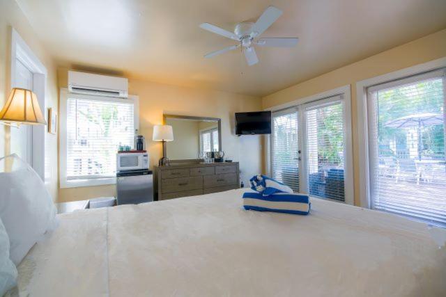 Ambrosia Bed & Breakfast 3*