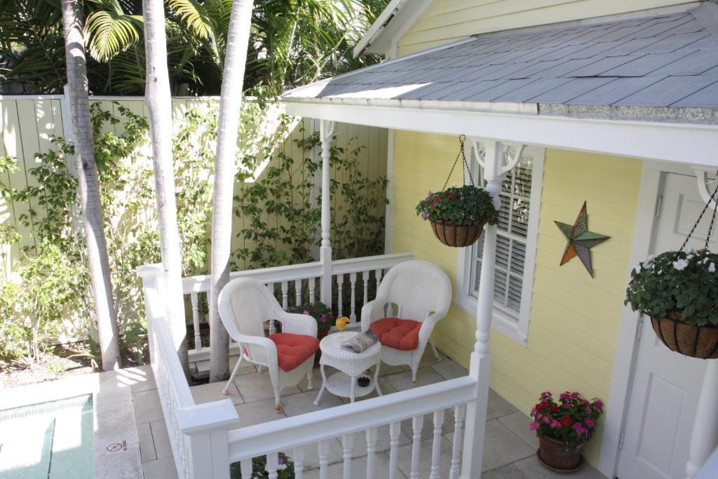 Avalon Bed And Breakfast (Adults Only) 3*
