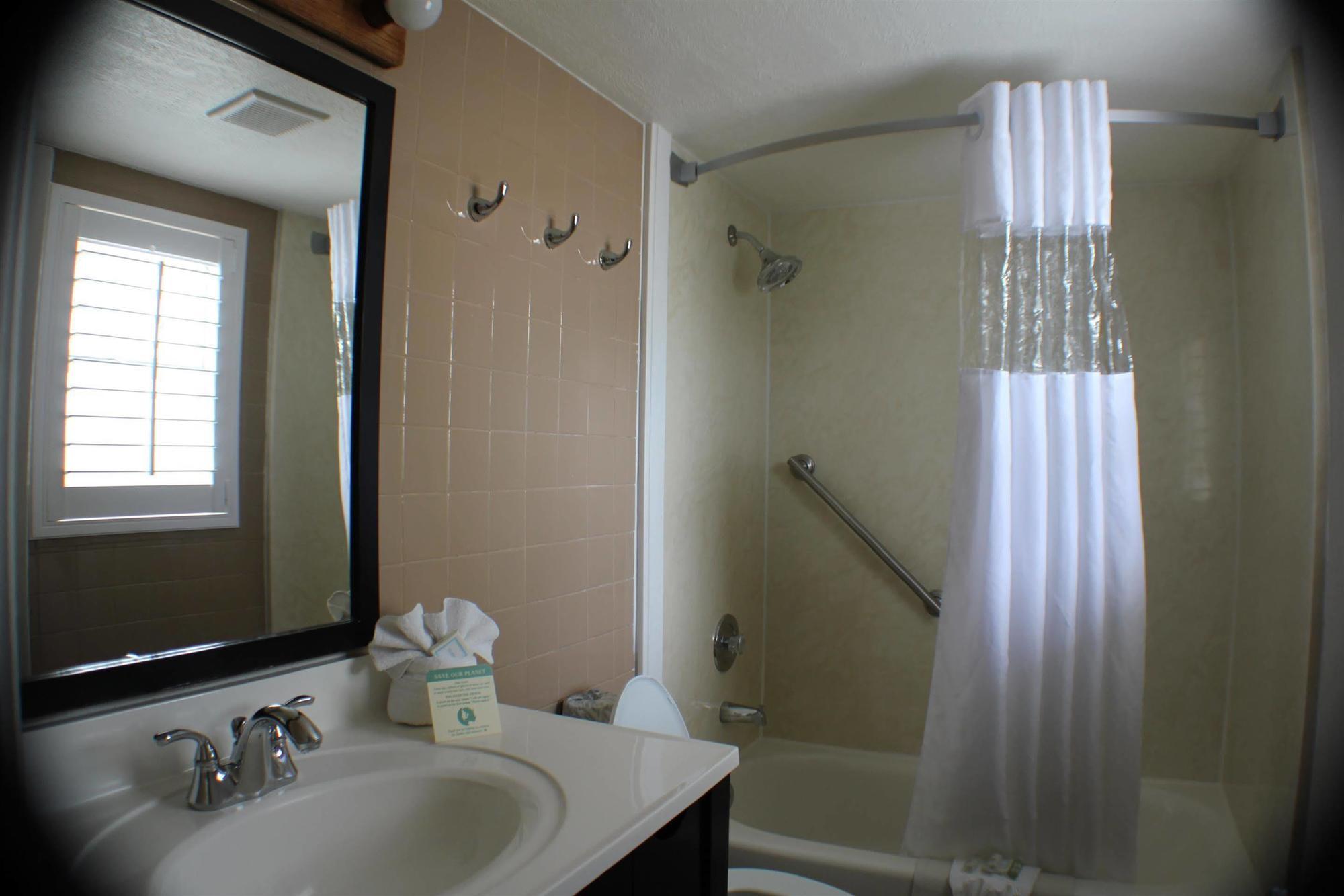 Western Hibiscus Hotel 3*