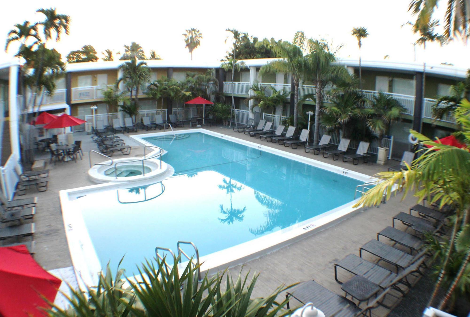 Western Hibiscus Hotel Key West