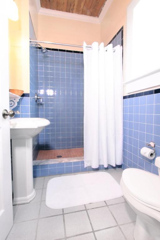 Avalon Bed And Breakfast (Adults Only) 3*