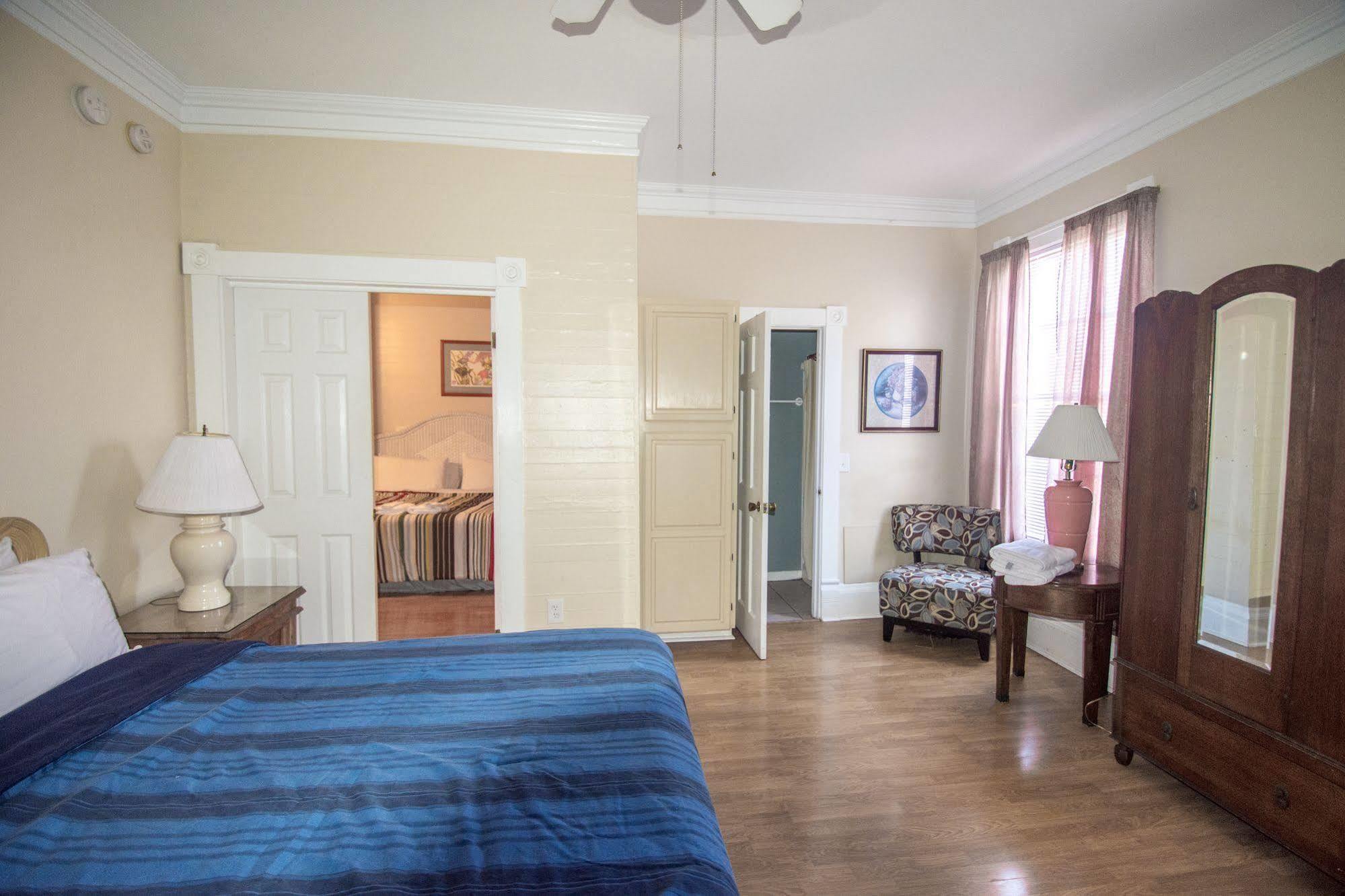 Duval House Bed & Breakfast Key West