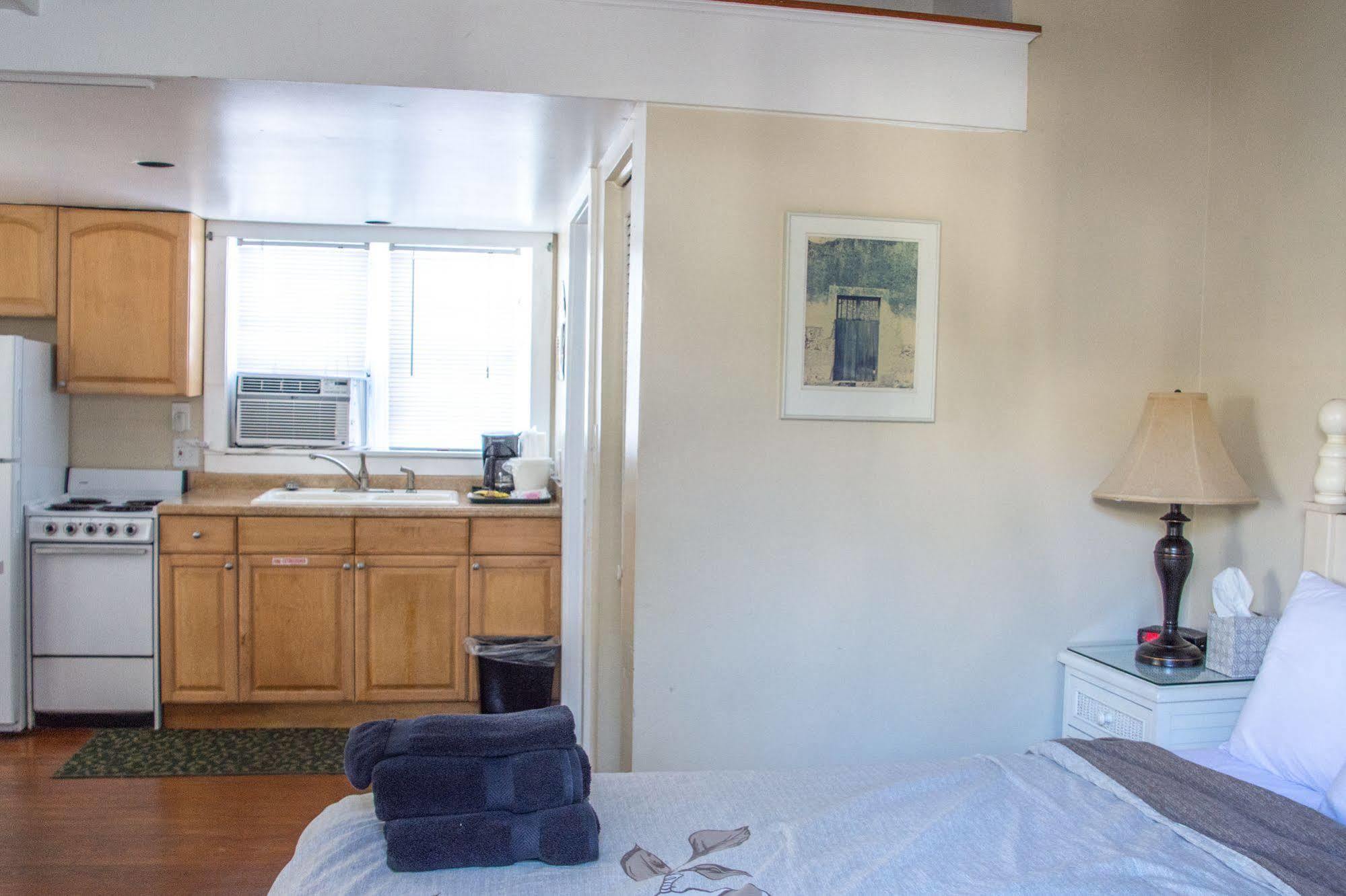 Duval House Bed & Breakfast Key West
