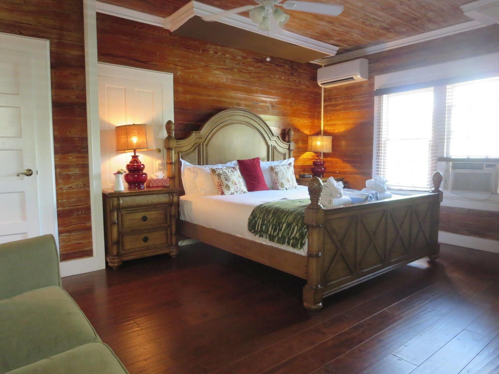 Inn The On Fleming