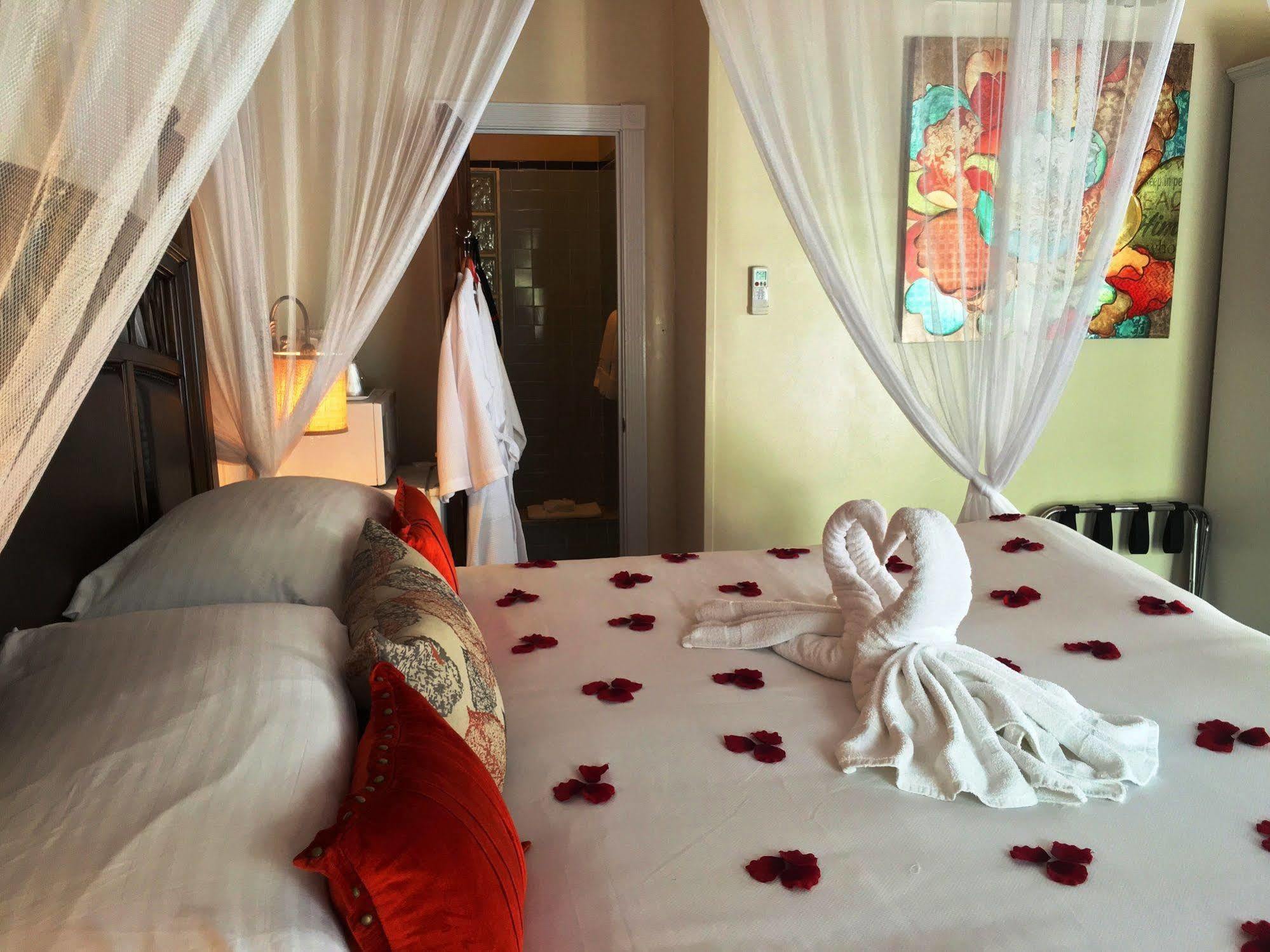 Avalon Bed And Breakfast (Adults Only) Bed & Breakfast 3*