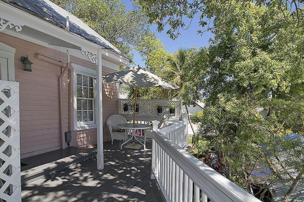 Ambrosia Bed & Breakfast 3*