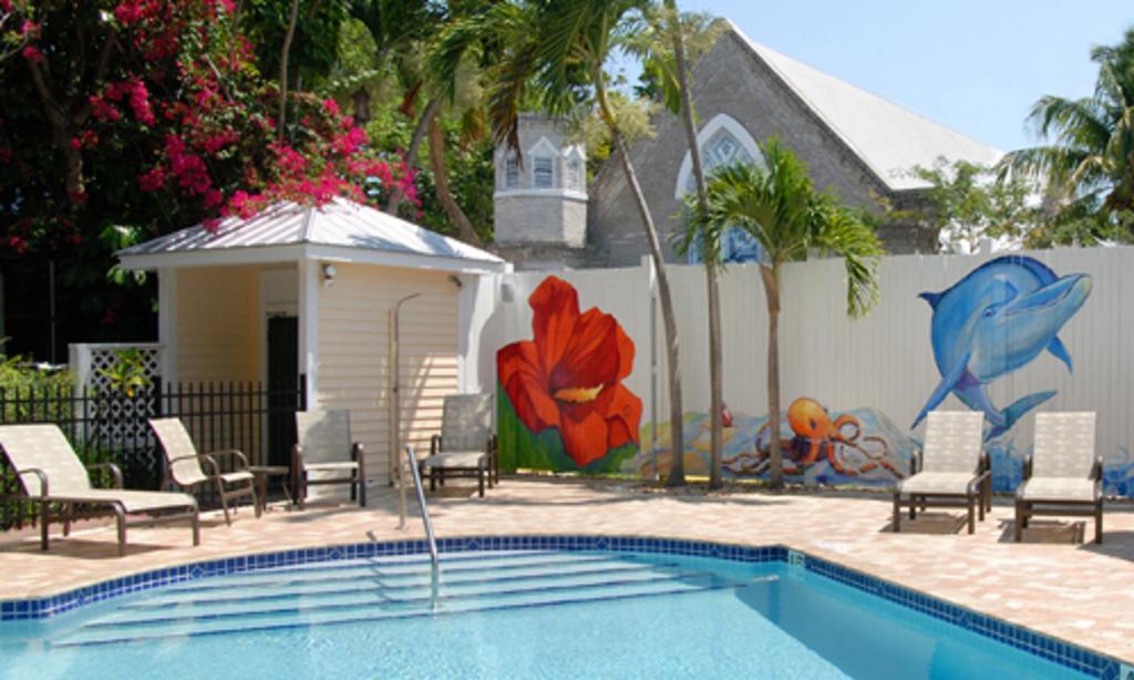 Duval House Bed & Breakfast 3*