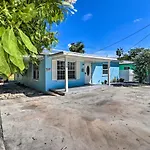 Cozy Key West Beach Cottage Walk To Beaches!