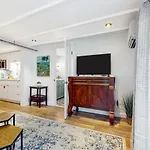 Julia Whitehead Guest Suites