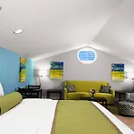 Silver Palms Inn