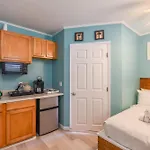 Salvador\'S Suite