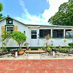 *New Listing* Cozy Key West Hideaway In Old Town With A Pool