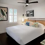 Lighthouse Hotel - Key West Historic Inns