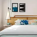Lighthouse Hotel - Key West Historic Inns