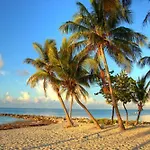Key Lime Pie By Avantstay Ideal Location W Splash Pool Out Door Dining Month Long Stays Only