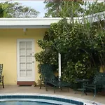 Alexander Palms Court