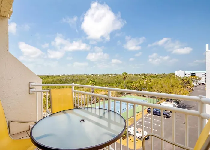 New! Cristbal Suite - Balcony, Parking & Pool!
