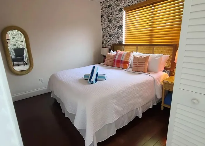 Duval Street Suite W Parking And Heated Pool