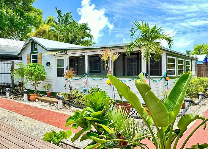 *New Listing* Cozy Key West Hideaway In Old Town With A Pool
