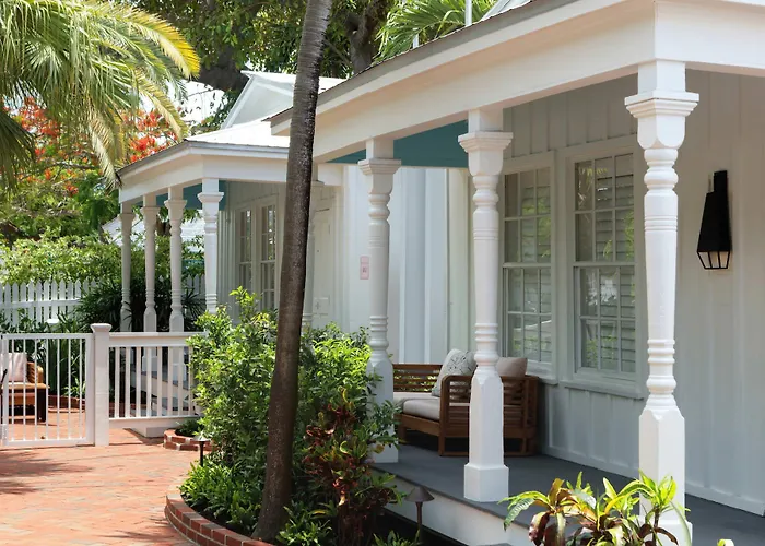Lighthouse Hotel - Key West Historic Inns