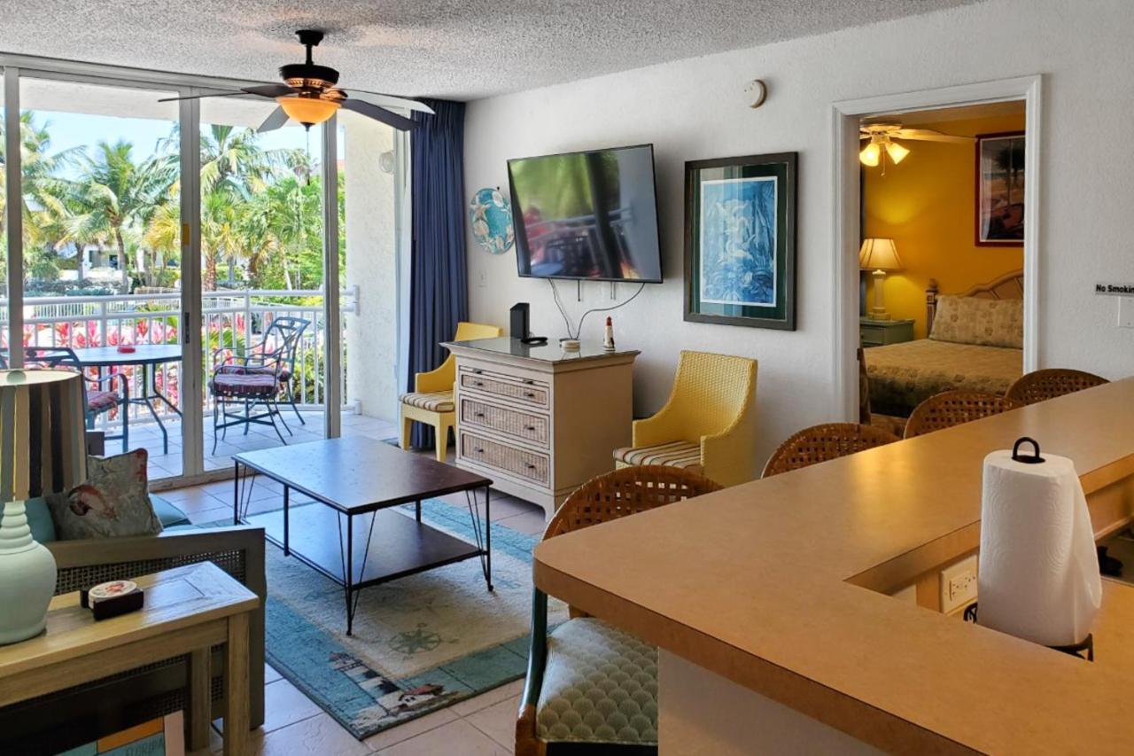 Sunrise Suites - Butterfly Nest #107 Apartment