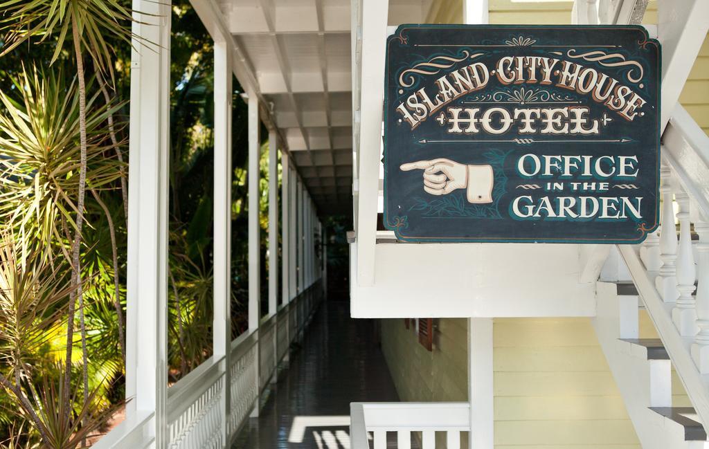 Island House 3*