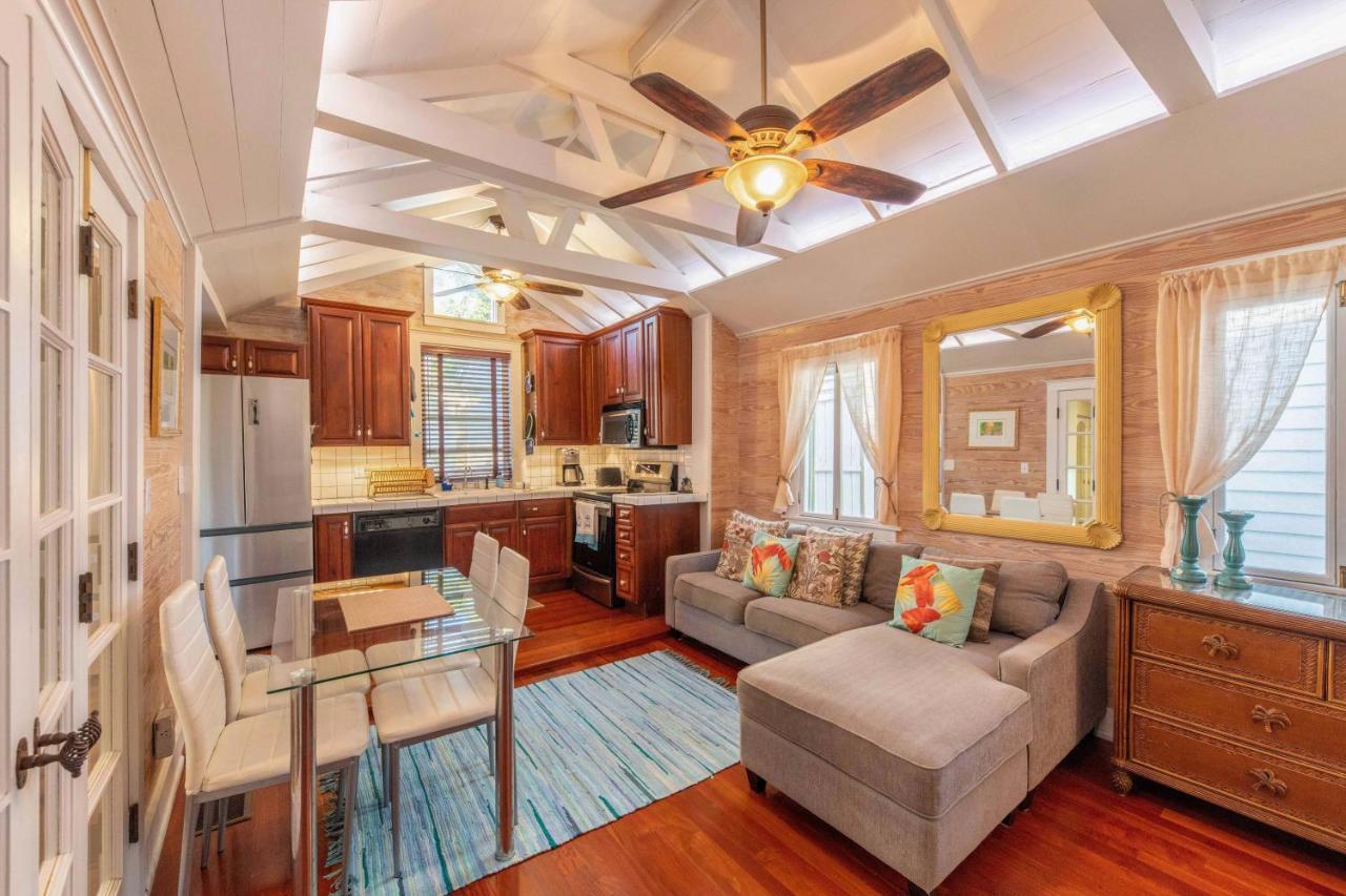 Holiday home *new Listing* Cozy Hideaway In Old Town With A Pool *