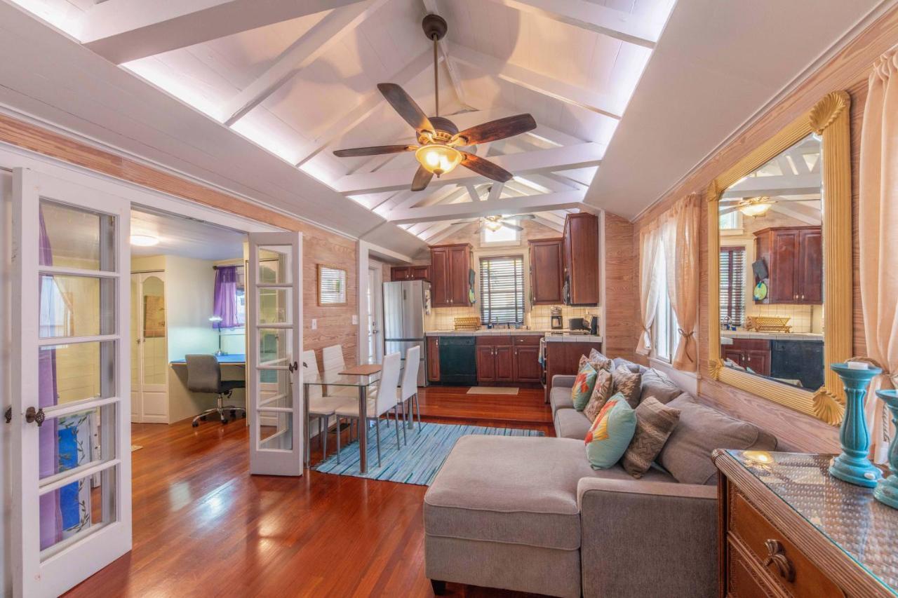 Holiday home *new Listing* Cozy Hideaway In Old Town With A Pool *