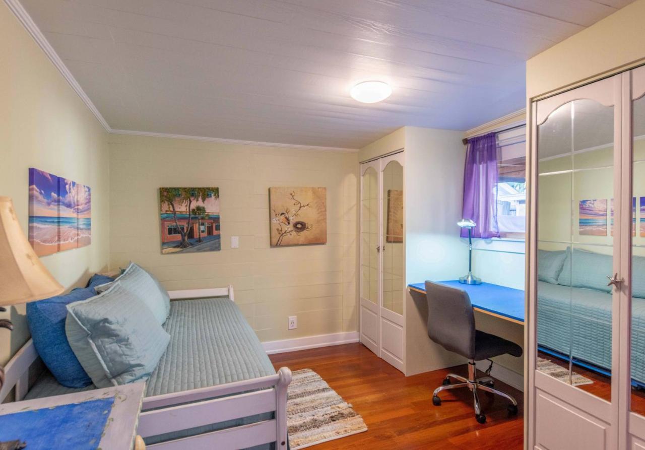 Holiday home *new Listing* Cozy Hideaway In Old Town With A Pool *