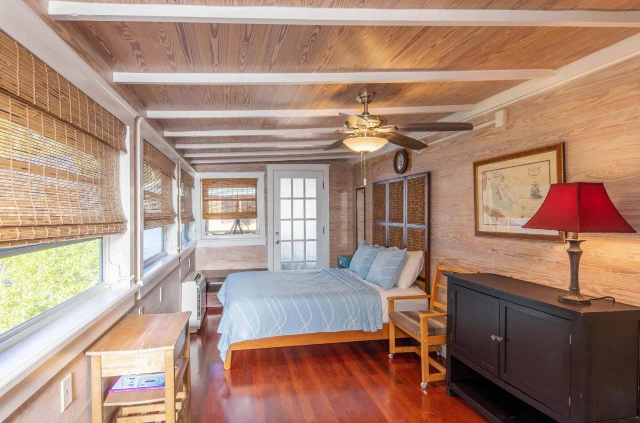 Holiday home *new Listing* Cozy Hideaway In Old Town With A Pool Key West