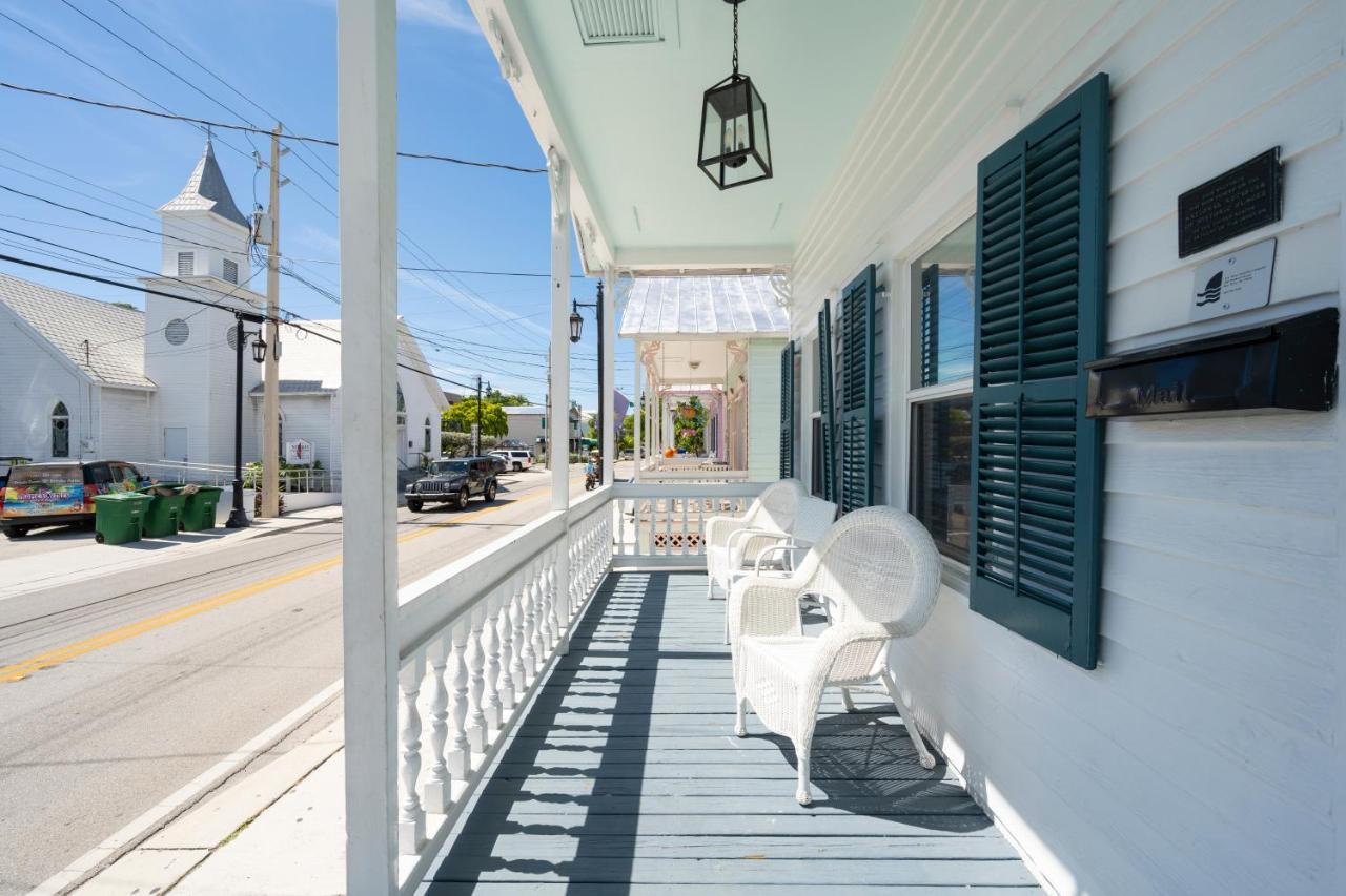 Holiday home Crawl To Duval W/ Hot Tub *