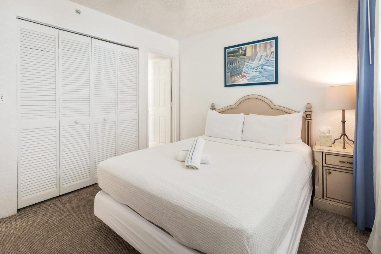 New! Cristbal - Balcony, Parking & Pool!
