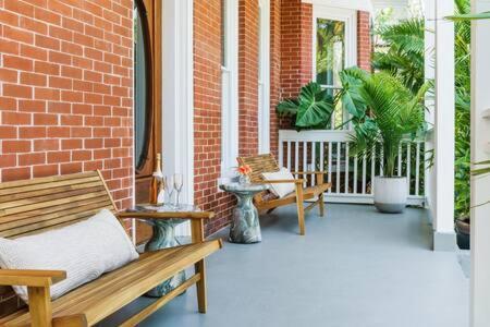 Holiday home Takeover At The Grand Maloney