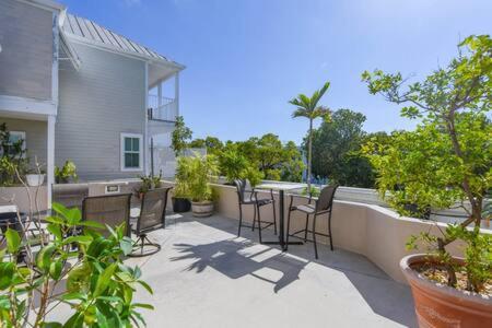New! Positano - Duval Square Condo, Pool, Hot Tub & Parking