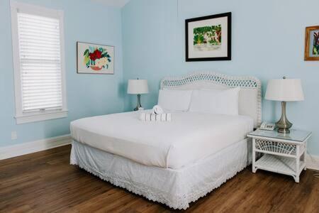 Classic King- Curry Mansion With Heated Pool! * Key West