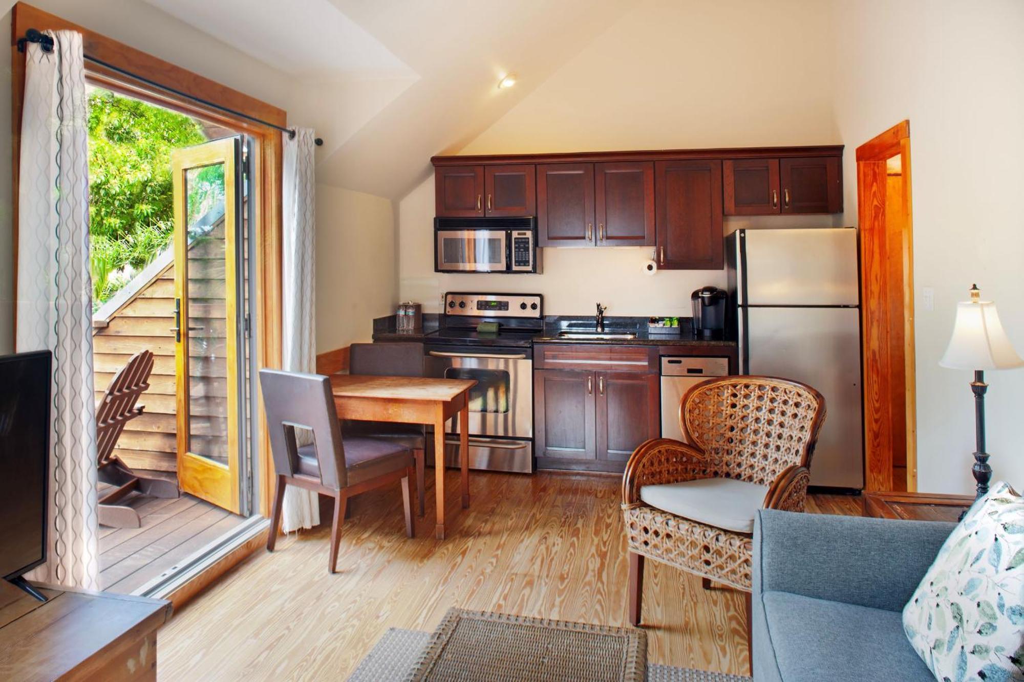 Island House 3*