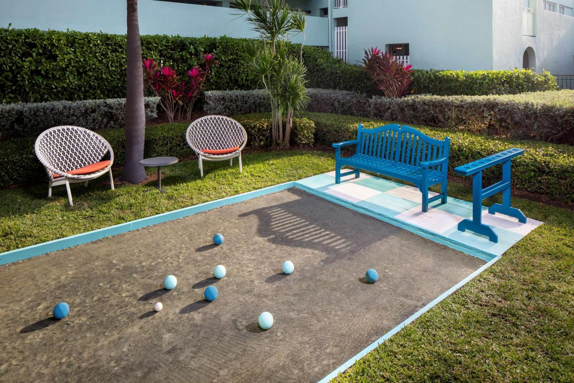 Resort The Reach Key West, Curio Collection By Hilton