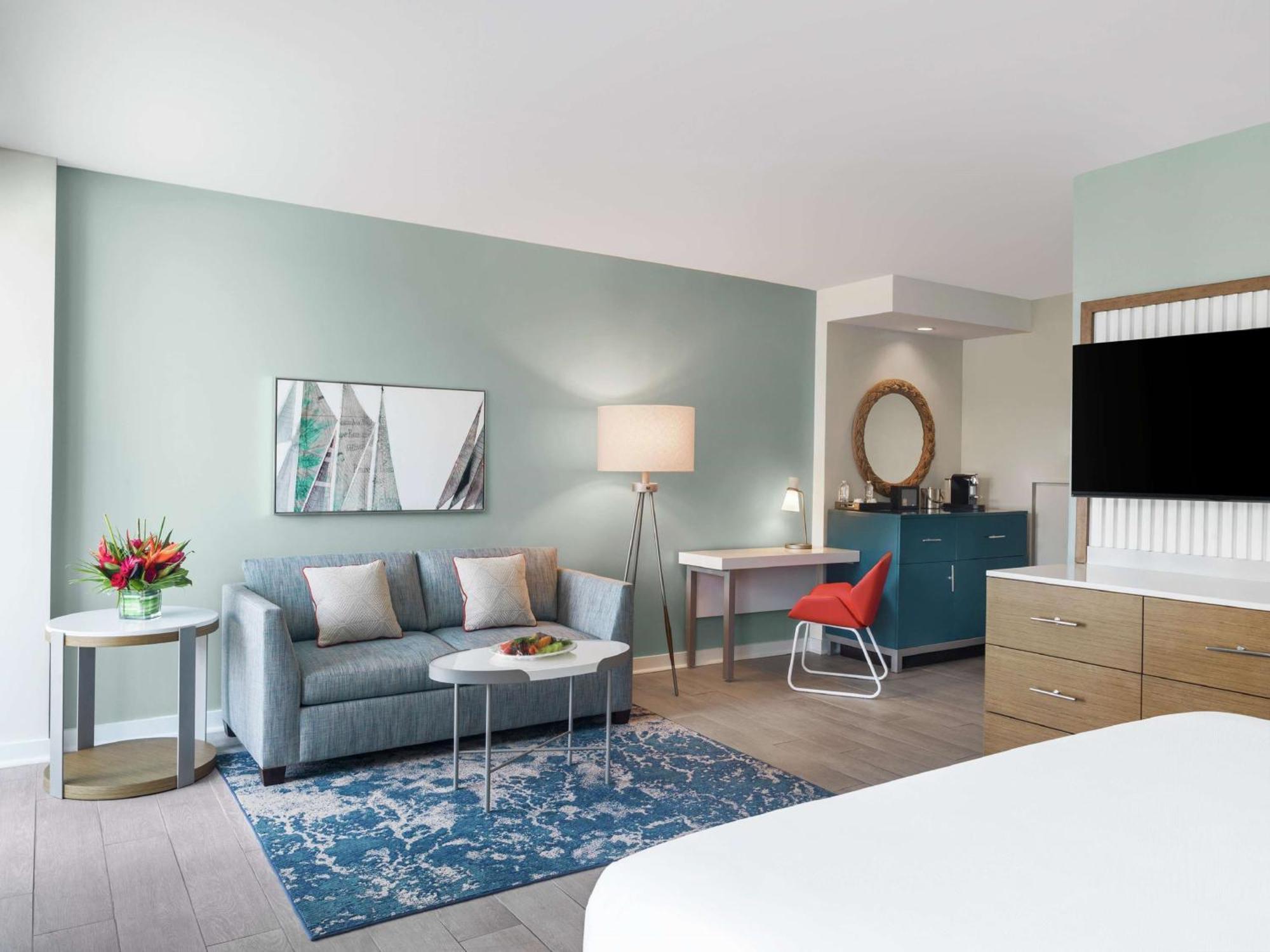 Resort The Reach Key West, Curio Collection By Hilton Key West