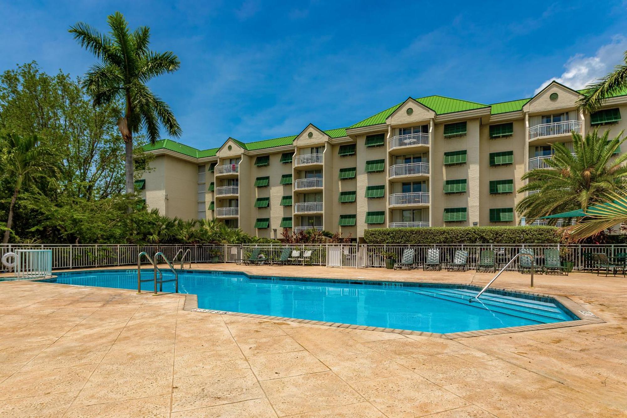 Sunrise Suites - Butterfly Nest #107 Key West