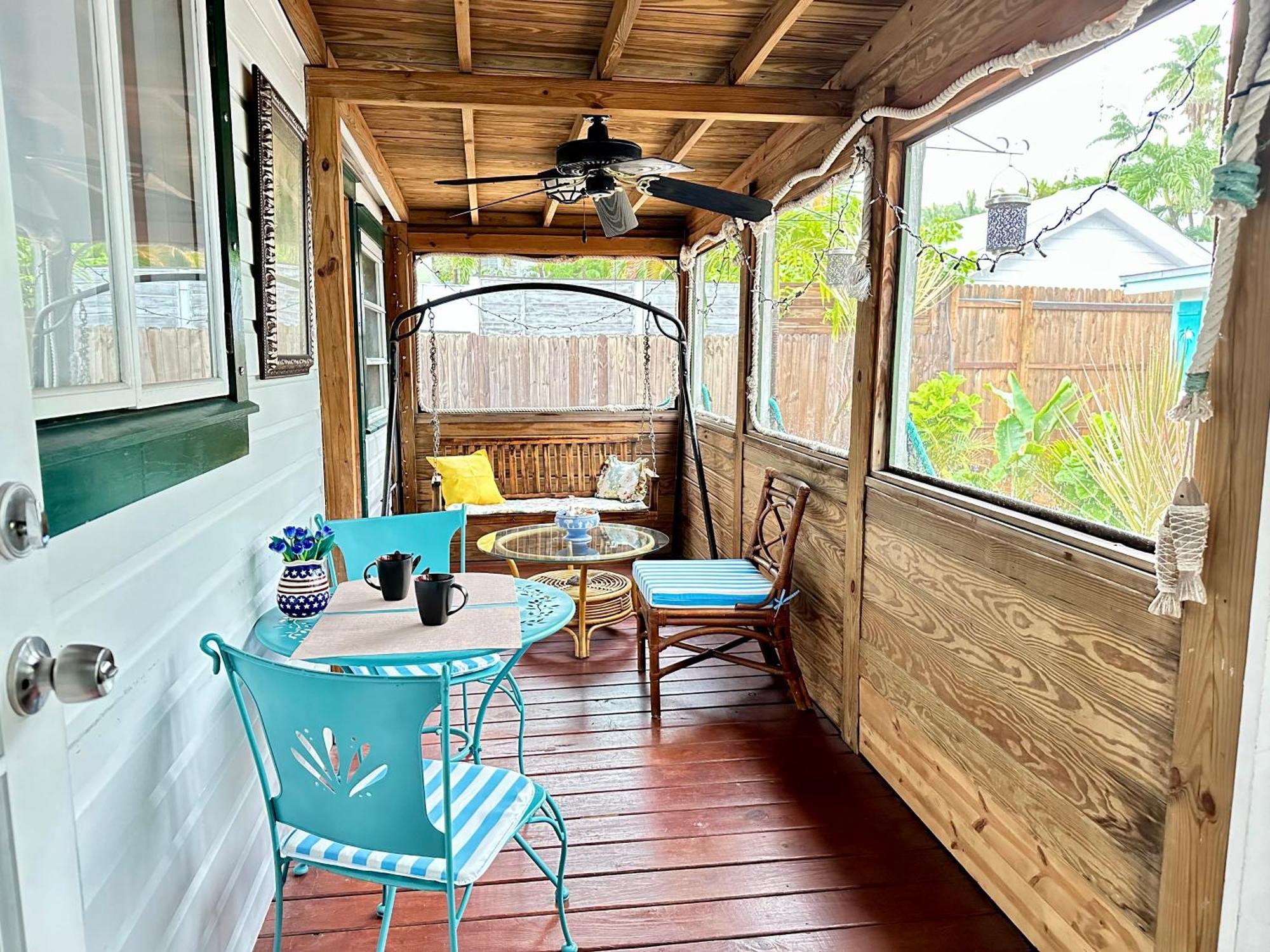 Holiday home *new Listing* Cozy Hideaway In Old Town With A Pool