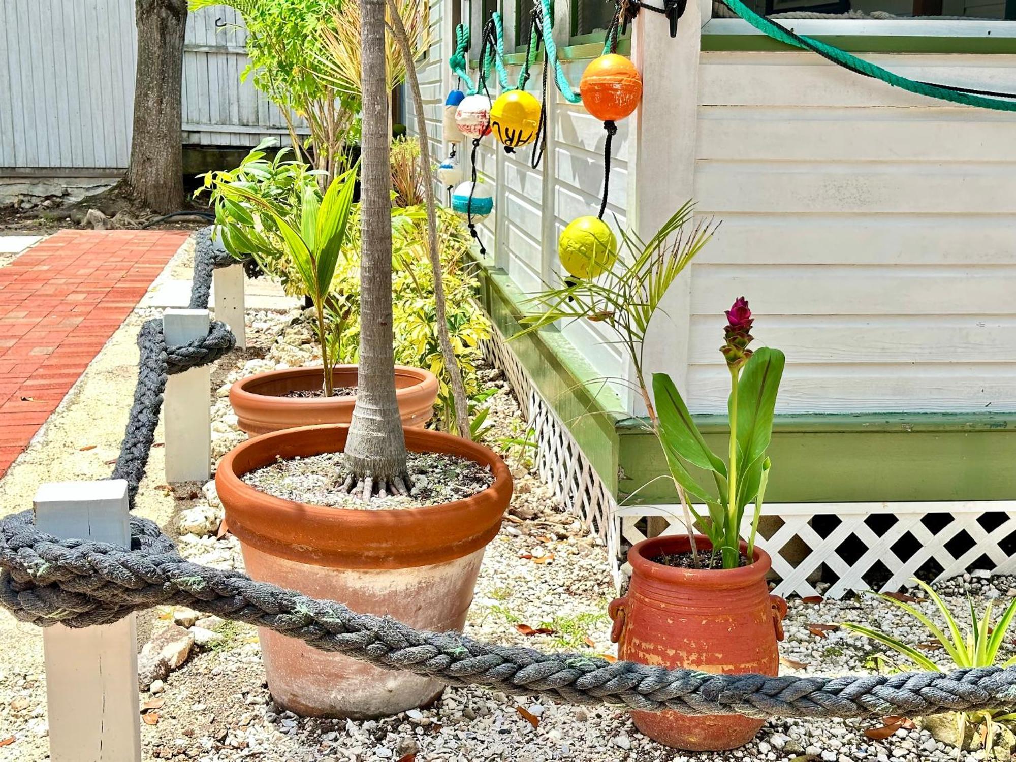 *new Listing* Cozy Hideaway In Old Town With A Pool Holiday home Key West