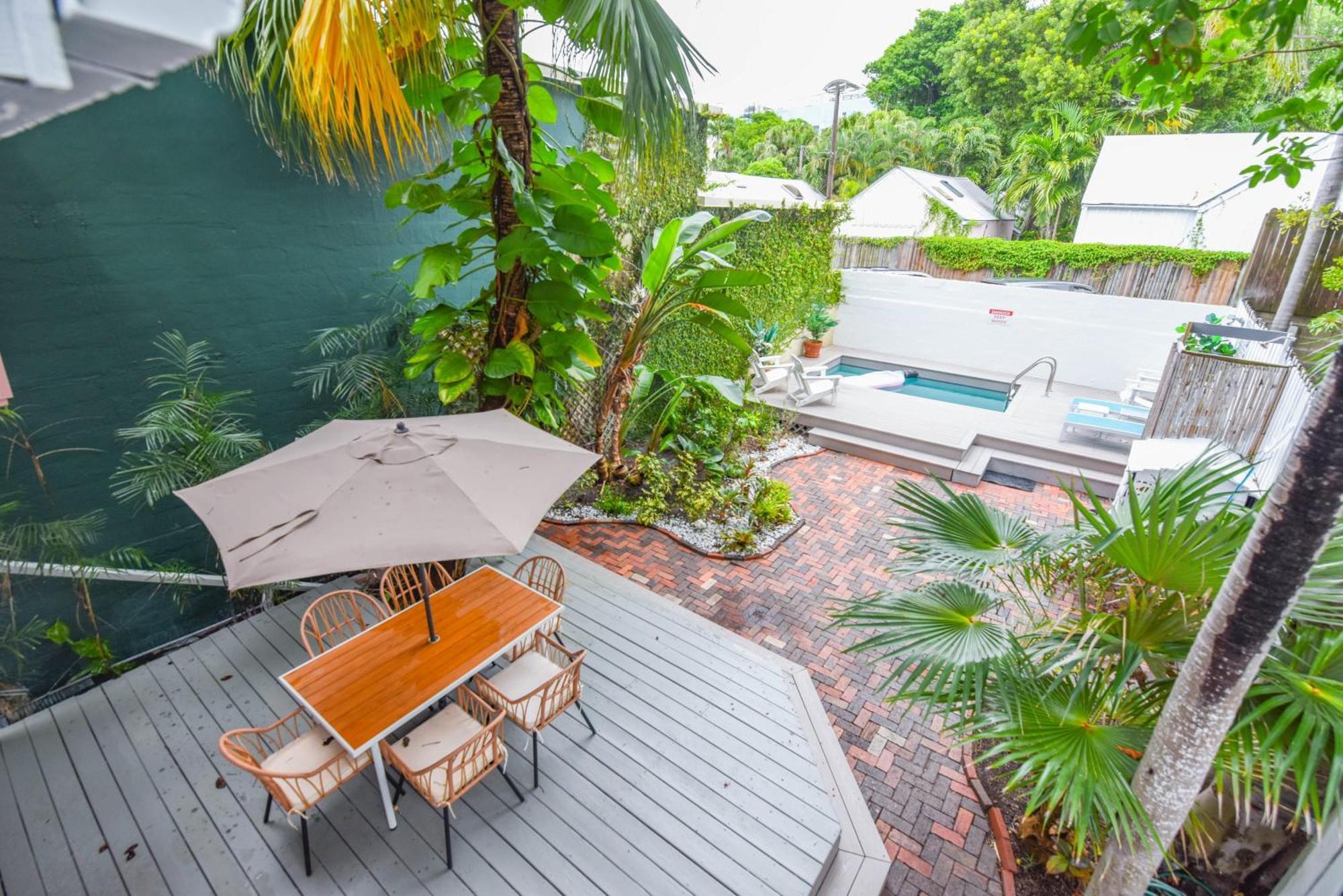 Apartment New Coastal Rose - Bright Loft With High Ceilings Key West