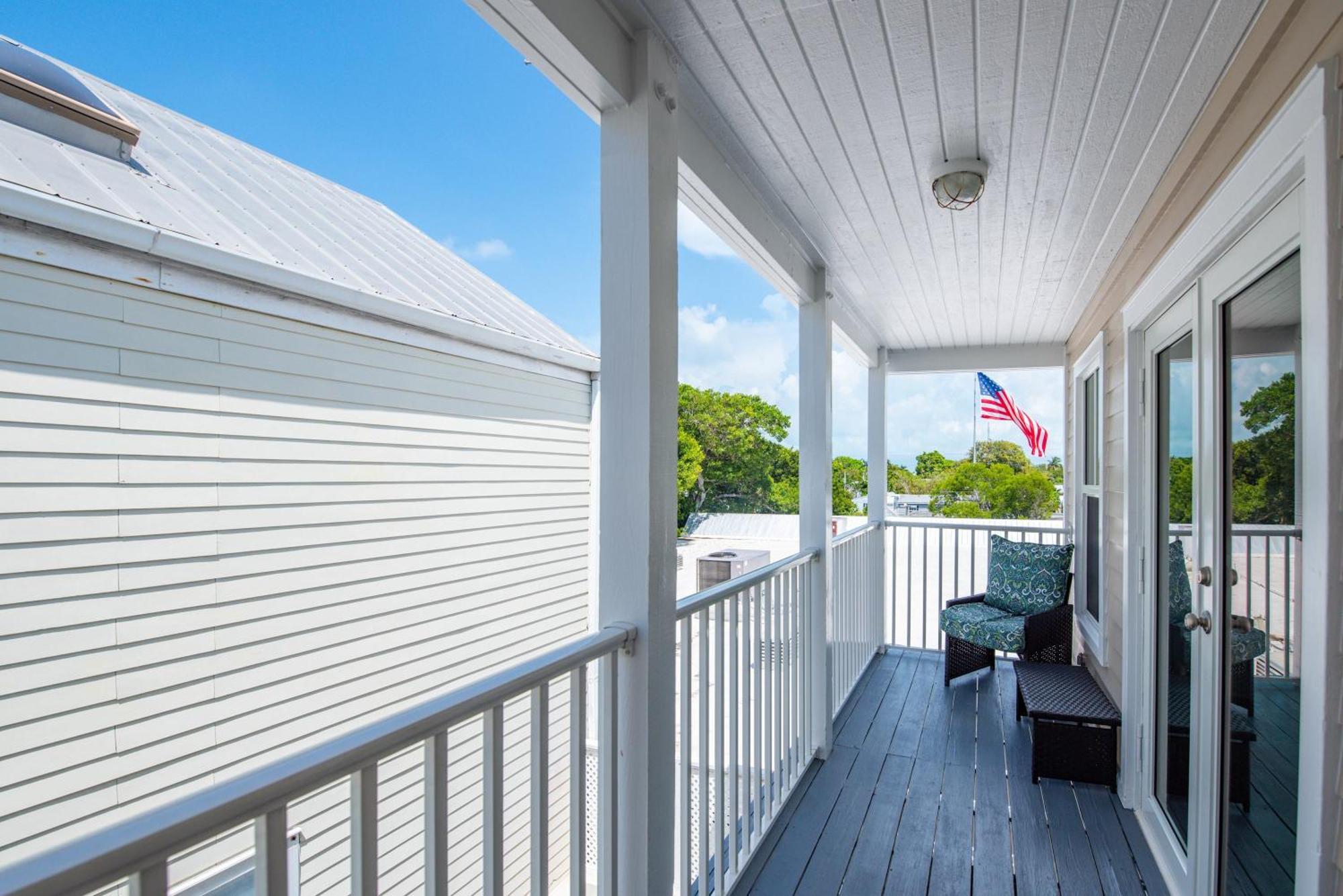 New! Positano - Duval Square Condo, Pool, Hot Tub & Parking Holiday home Key West