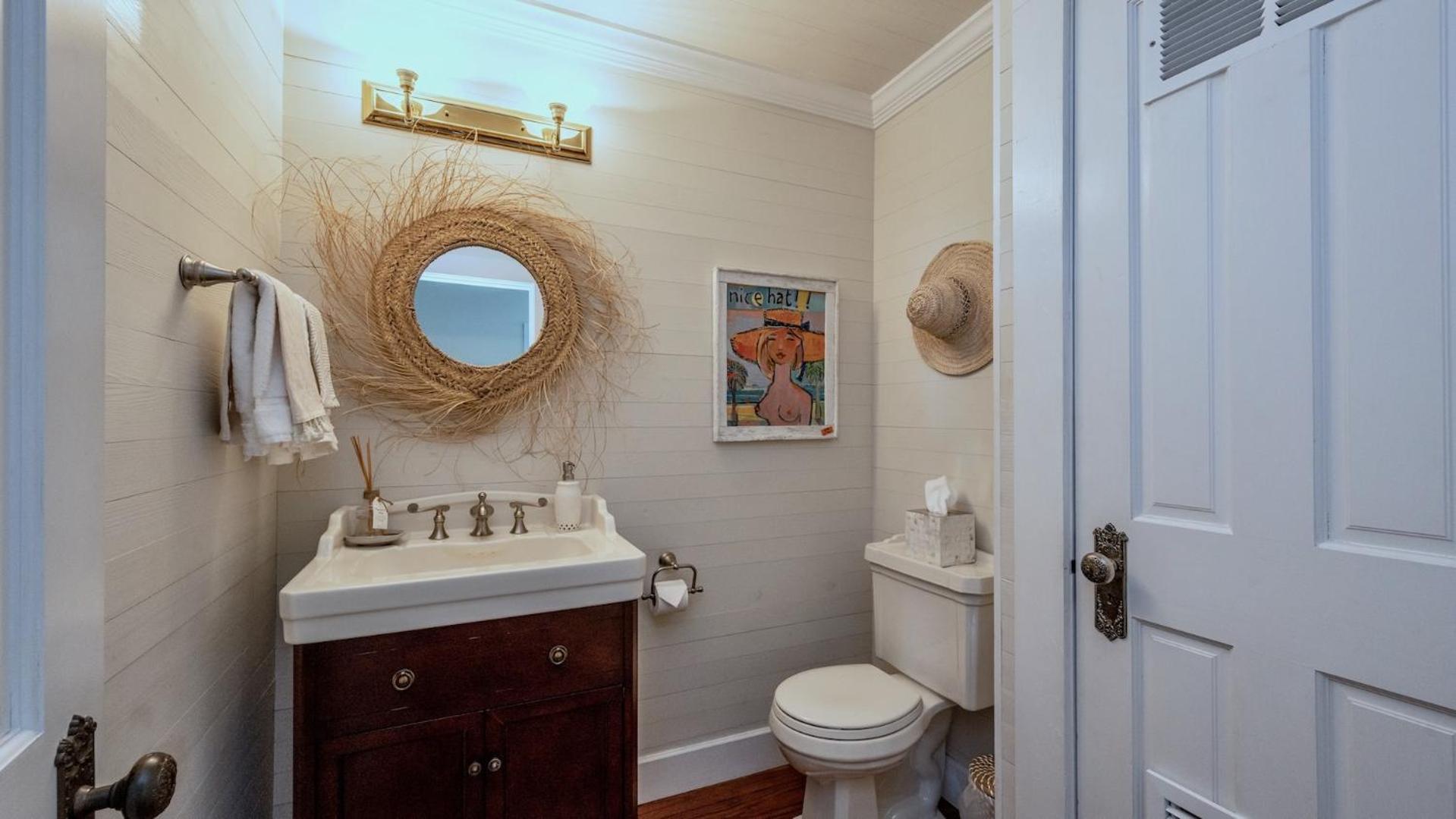 Holiday home Angelas Eclectic Gallery By Last Key Realty Key West