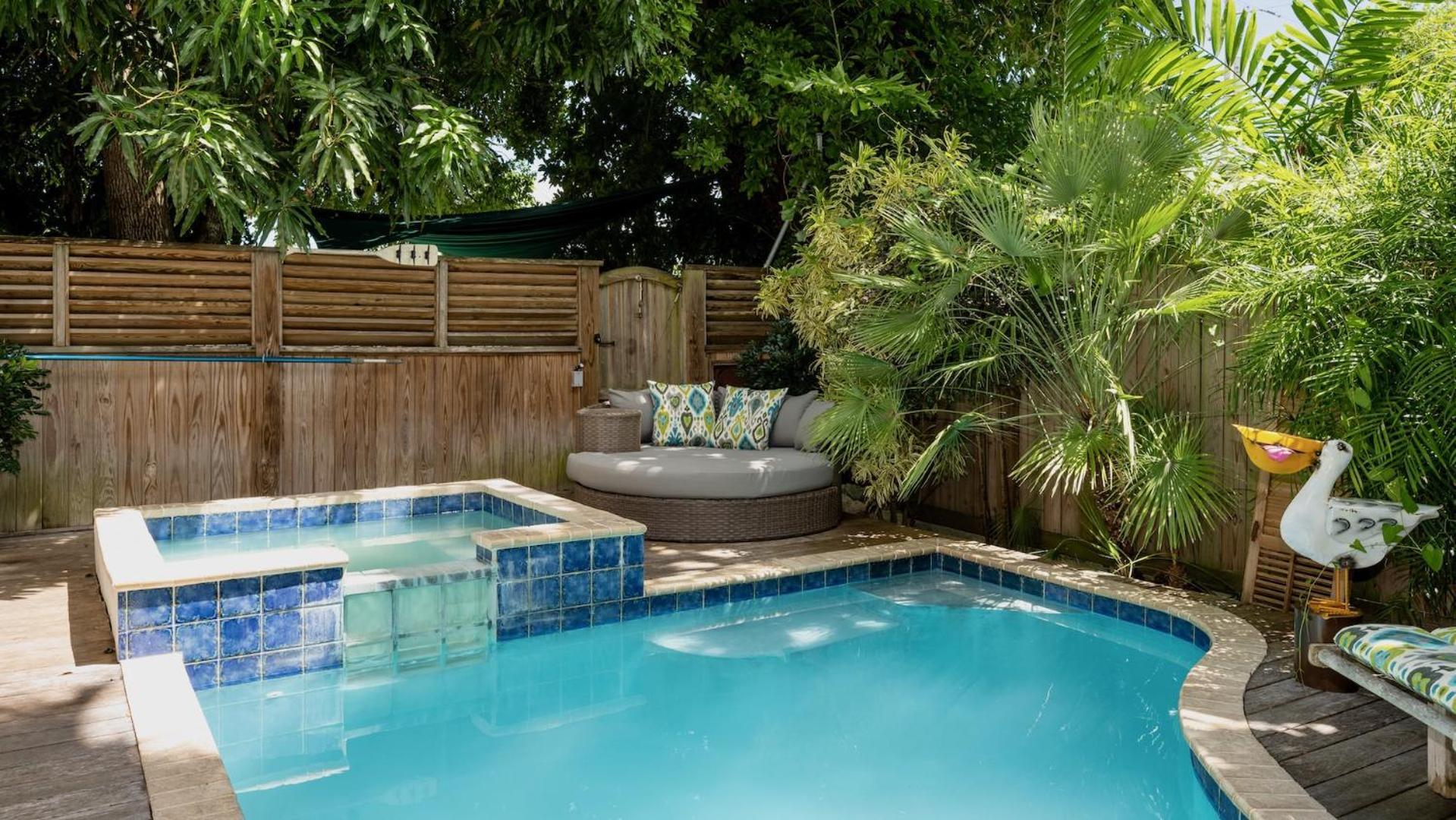 Angelas Eclectic Gallery By Last Key Realty Holiday home