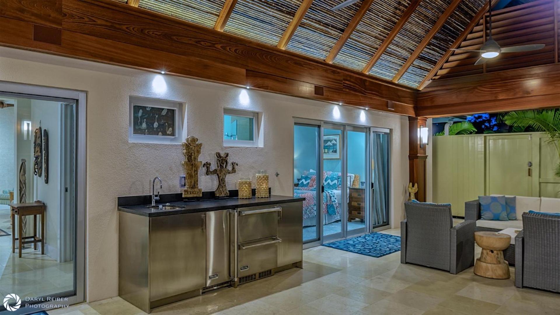 The Polynesian House Bylast Key Realty Holiday home